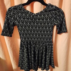 DotDot Smile Ballerina Style Black and White Geometric Dress Size 2T